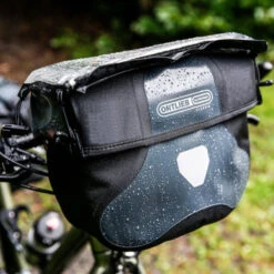 Sacoche De Guidon Ortlieb Ultimate Six Classic 8,5L Asphalte/Noir -Vélo Accessoires Boutique sacoche de guidon ortlieb ultimate six classic 85l asphalte noir 2